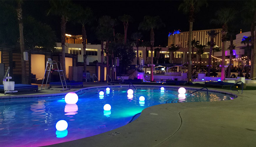 pool float light,floating light,outdoor floor lamp,cordless floor lamp,powered battery pool lamp,orb mood lamp ymglow