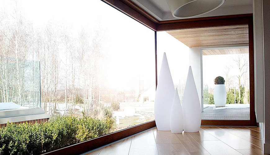 pool floor lamp,led floor lamp,outdoor floor lamp,wireless floor lamp,recharegable floor lamp by ymglow